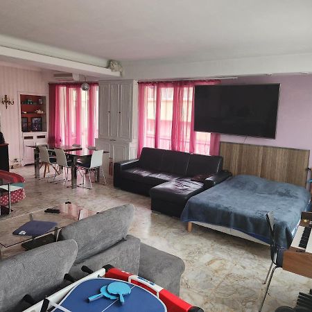 Big Apart 140M2 5Min Walk To Beach Sea &Promenade 3 Double Rooms,Big Living Room 42M2, 3 Showers,9 Beds, Free Parking Nizza Esterno foto