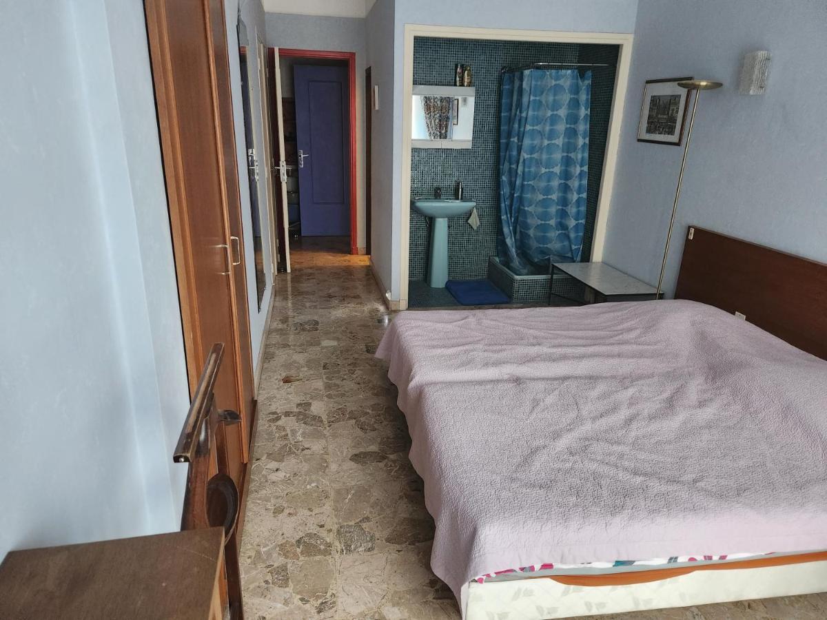 Big Apart 140M2 5Min Walk To Beach Sea &Promenade 3 Double Rooms,Big Living Room 42M2, 3 Showers,9 Beds, Free Parking Nizza Esterno foto